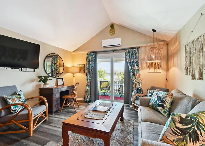 Sea Breeze Manor Inn